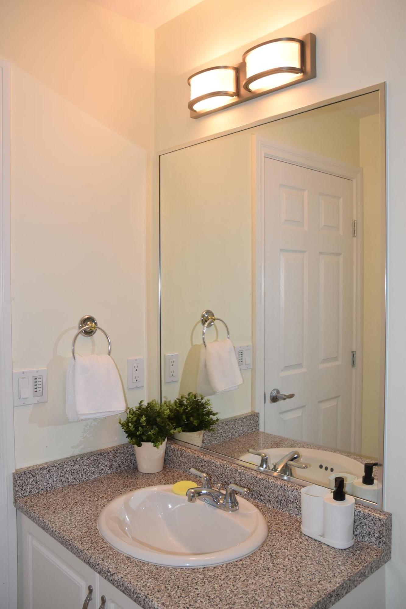 A Private Suite In Port Moody מראה חיצוני תמונה