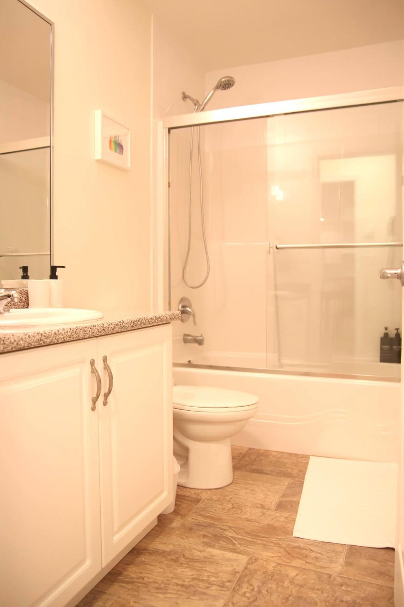 A Private Suite In Port Moody מראה חיצוני תמונה